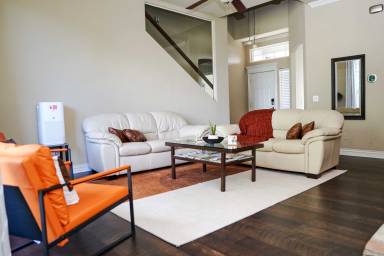 204 m² House