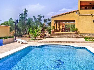 Holiday home with terrace, garden & barbeque | Sea view