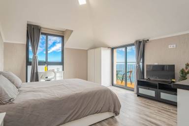Fully equipped villa with garden & pool