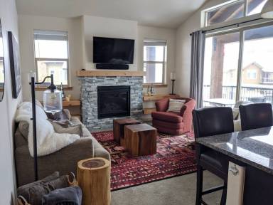 Condo  Fraser