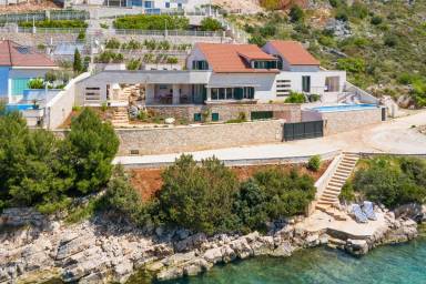 Familienfreundliche schöne Villa mit Terrasse, Whirlpool und privatem Pool