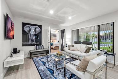 Casa con idromassaggio, barbecue e giardino