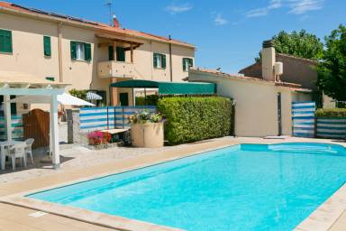 Gemütliches Appartement in Castellina Marittima mit Grill & Pool