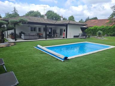 Villa avec terrasse et jacuzzi