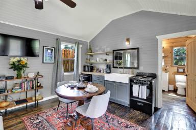 Cottage  Luckenbach