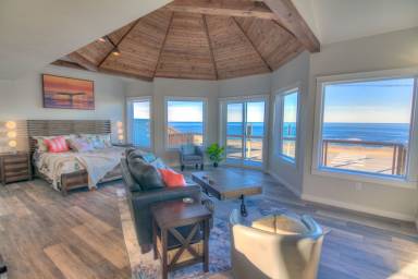 Airbnb  Depoe Bay