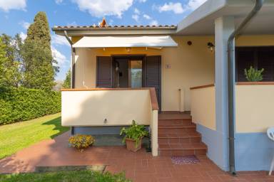 Lovely rental apartment with garden & barbecue | Garden view