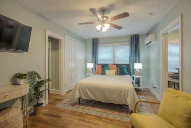 Apartment Balcony Midtown - Westport