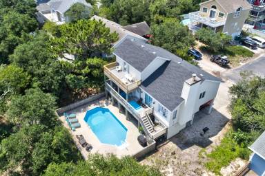 220 m² House