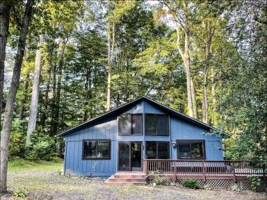 Cottage  Locust Grove