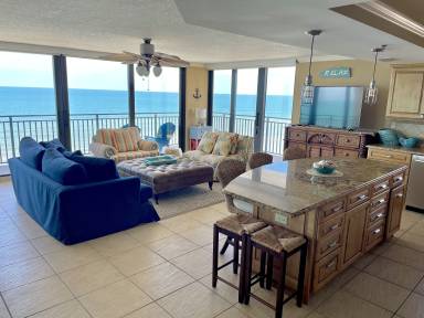 171 m² Condo