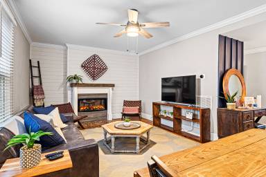 House  Avondale