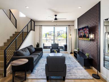 290 m² House