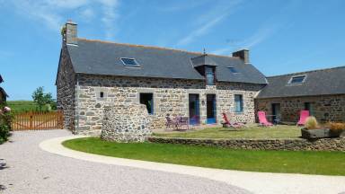 Cottage Hillion