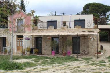 Bed and breakfast  Cucuron