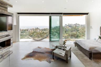 Airbnb  Hollywood Hills