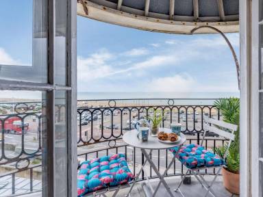 Fully equipped charming holiday apartment | Water view | Next to the beach