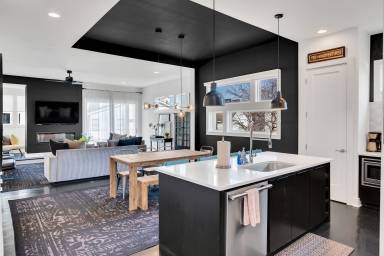 228 m² House