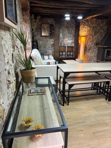 Charming chalet with yard, terrace & grill | Pets allowed — photo 2