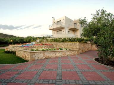 Casa con piscina privata, barbecue e giardino