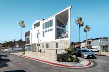 House East Side Costa Mesa