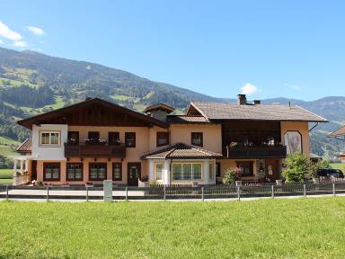 160 m² Apartment