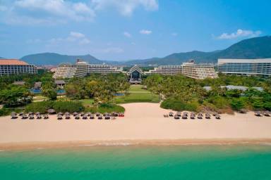 Child-friendly resort with pool, garden & terrace | Golf view | Close to the beach