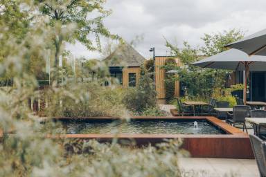 Ferienhaus mit Garten, Pool und Sauna