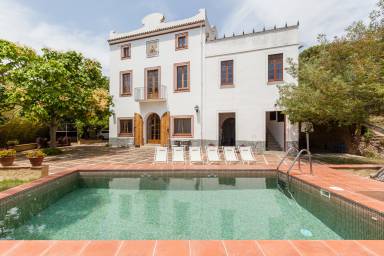 Espectacular casa vacacional totalmente equipada con barbacoa, internet de alta velocidad y jardín | Vistas al jardín