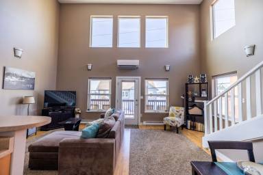 Airbnb  Mount Edgecombe