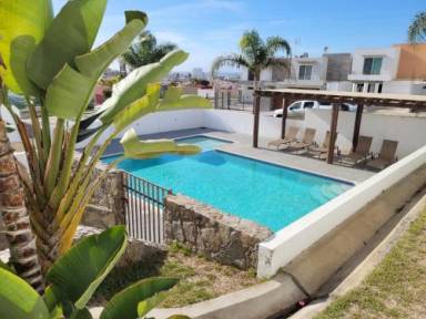 200 m² House