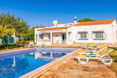 Splendida villa accogliente e familiare con piscina privata, terrazza e giardino | Vista sulla piscina