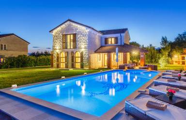 Villa 300 m²