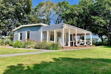 Ferienhaus mit Pool, Garten und Terrasse