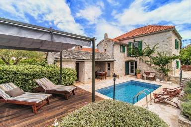 Villa mit beheiztem Pool | Meerblick