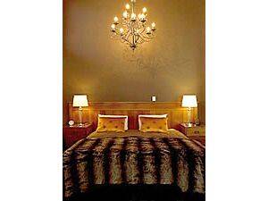30 M² Private Room ∙ 5 Bedrooms ∙ 2 Guests 4