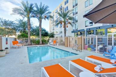 Hotel Camelback East Village