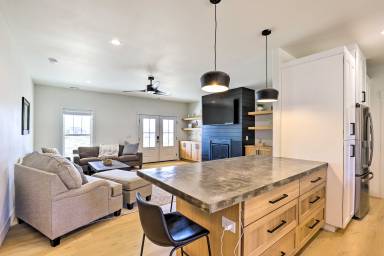 House Balcony/Patio Seven Bays