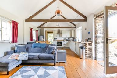 House  Pillaton