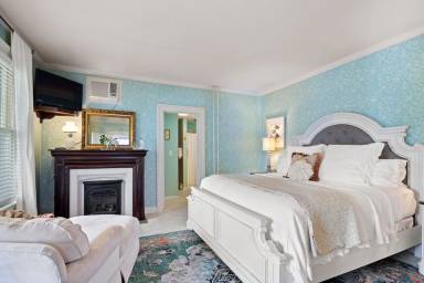 Bed and breakfast  Westbrook Center