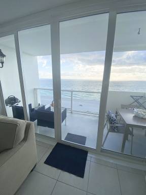 Condo Mid-Beach