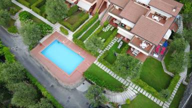 Wohnung in Brenzone Sul Garda mit Privatem Parkplatz