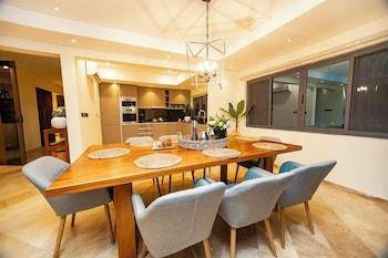 Serviced apartment with patio — photo 4