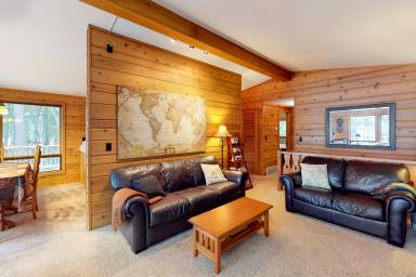 House  Eagle River