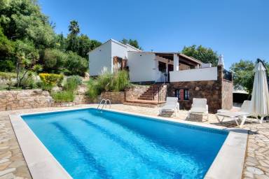 Fully equipped villa with barbecue, garden & terrace | Mountain view | Dogs allowed
