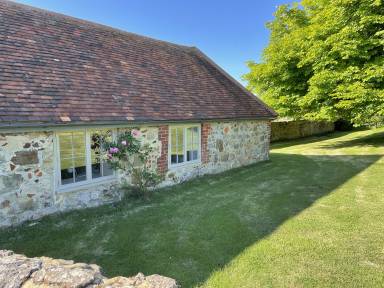 Cottage Kitchen Kingston