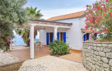 120 m² House