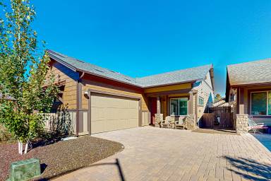 208 m² House