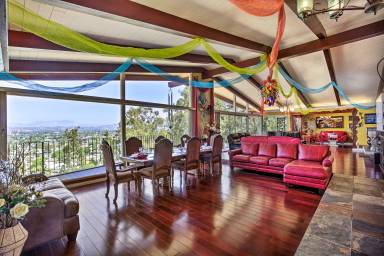 232 m² House