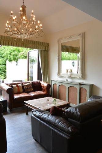 Greyhound Inn